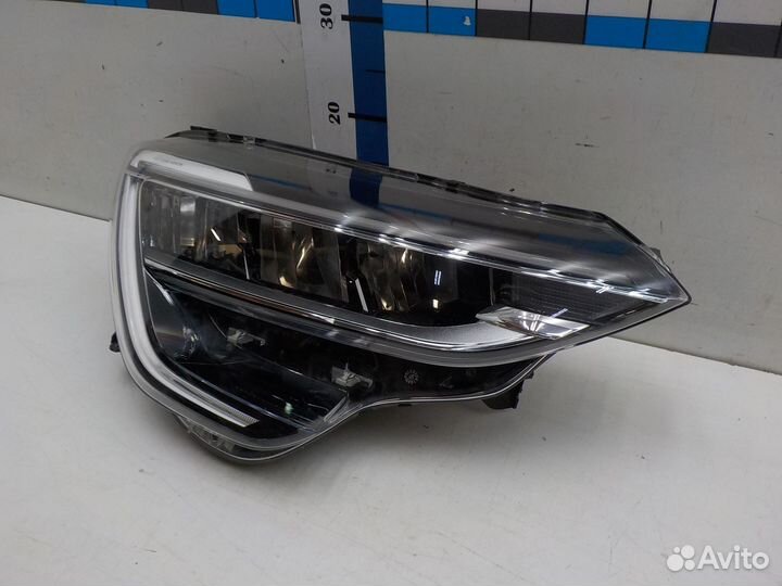 Фара правая Renault Arkana