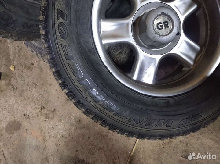 Зимняя резина на дисках 245 70 16