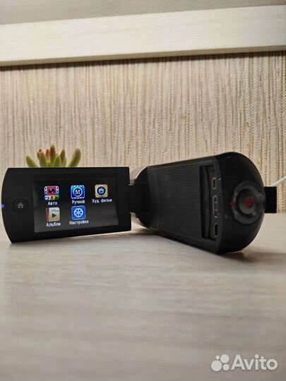 Камера Samsung HMX-Q10BP