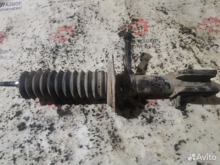 Стойка подвески передняя левая Ваз 2109 1995