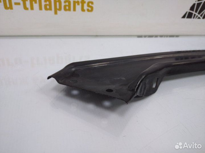 Кронштейн фары правый Volkswagen Polo 6 CK4