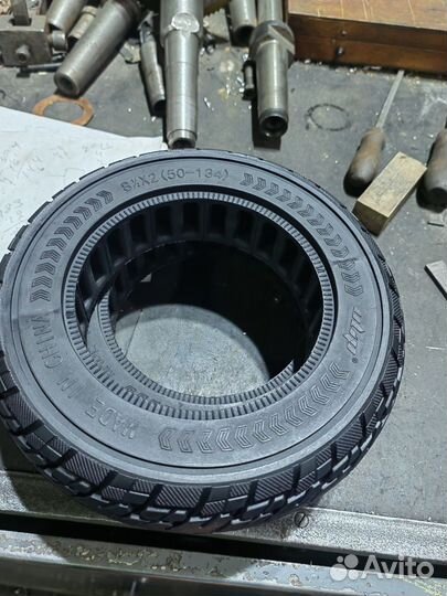 Литая мягкая покрышка 8/5х2(50-134)