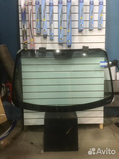 Лобовое стекло на Kia Sorento