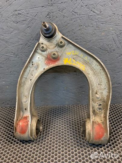 Рычаг подвески верхний передний левый