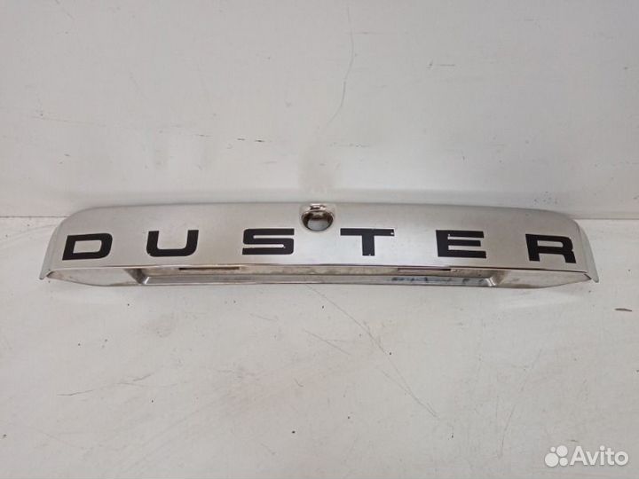 Накладка крышки багажника задняя Renault Duster