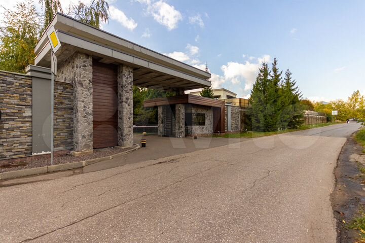 Дом 180 м² на участке 10 сот.