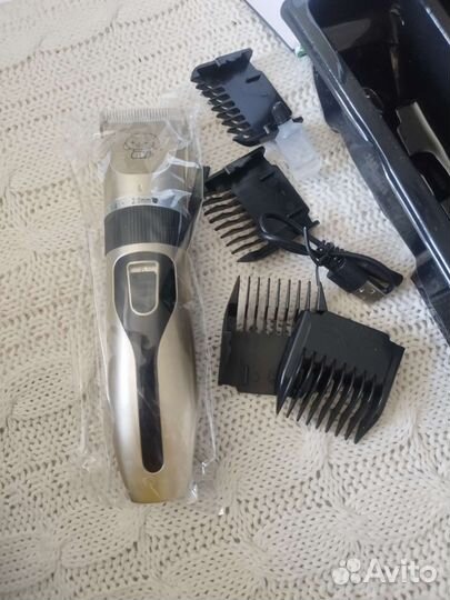 Аккумуляторная машинка для стрижки кота собаки
