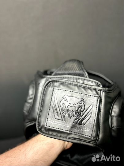 Боксерский шлем venum