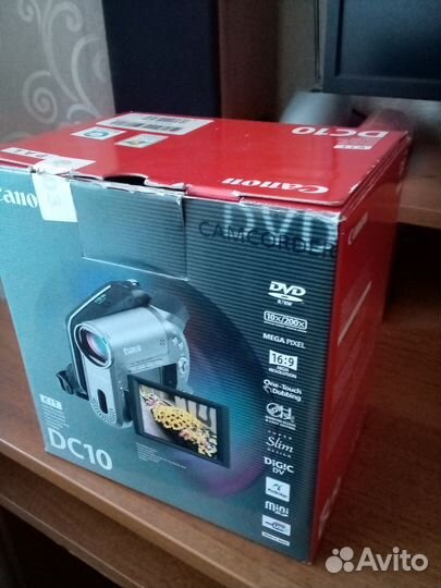 DVD видеокамера Canon DC10