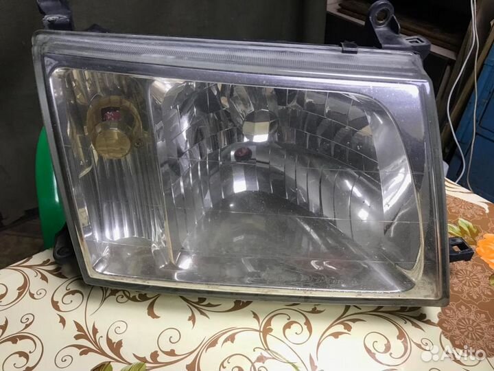 Фара на Toyota Land Cruiser 100