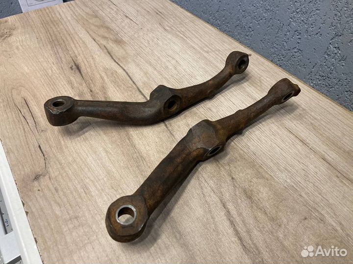 Рулевые сошки Mercedes W123 200 M102