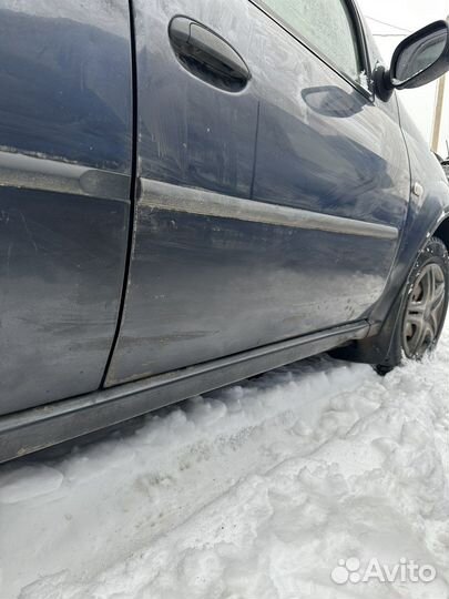 Правые двери на Renault Logan 1