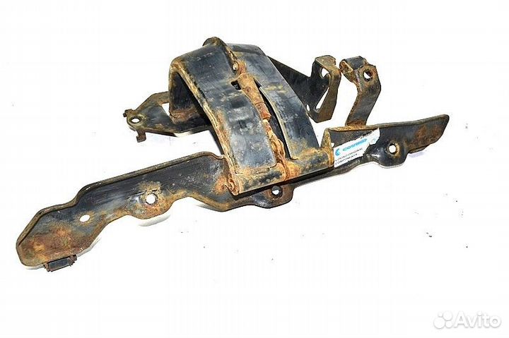 Петля воздушного дефлектора кабины, левая scania P