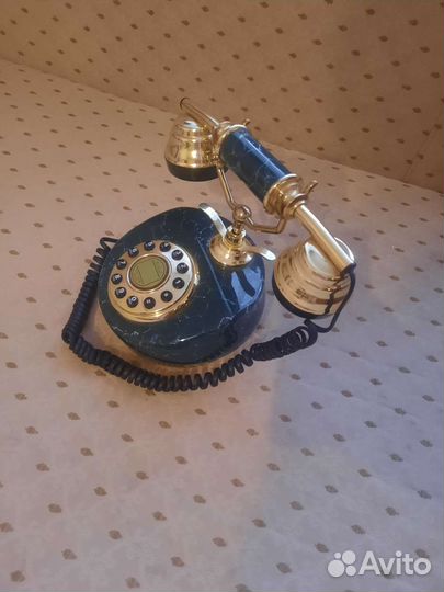 Стационарный телефон ретро или прокат нафотосессию
