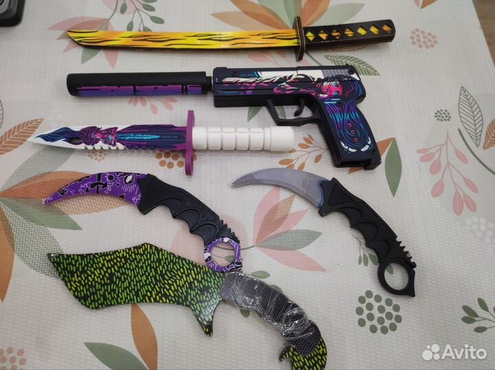 Деревянные пистолет, штык-нож, катаны