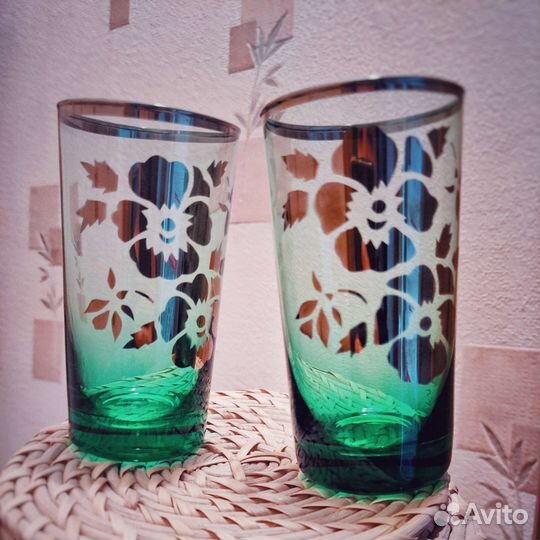 Хрустальные бокалы и из цветного стекла
