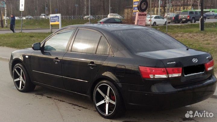 Заднее стекло на Hyundai Sonata NF Замена