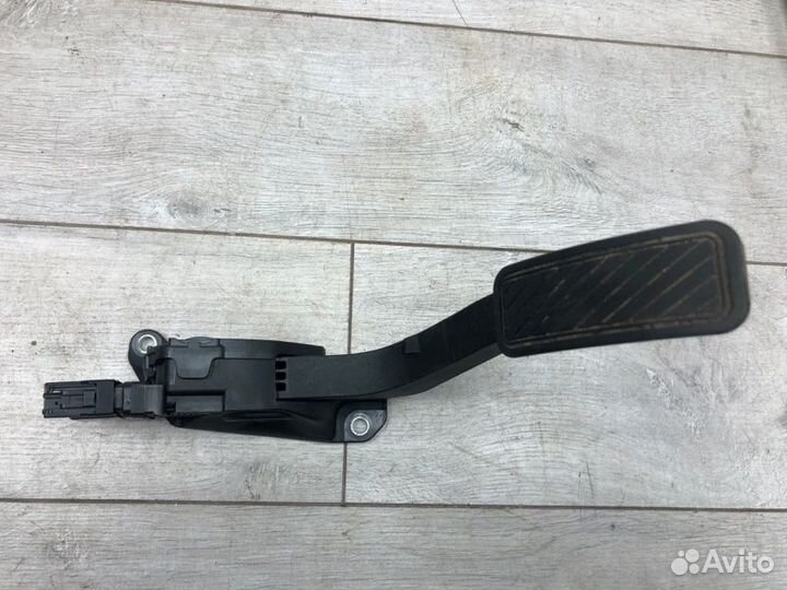 Педаль газа Ford Fiesta хэтчбек stjb 2011