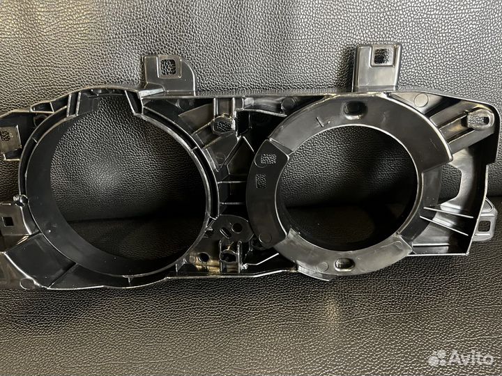 Кронштейн фар левый BMW 5-series (E34) 88-95