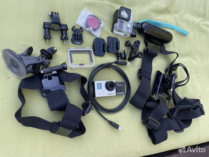 Камера GoPro Hero 3+, 2 акк. + аксессуары к ней