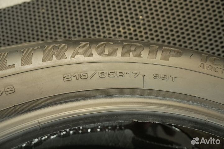 Goodyear UltraGrip Ice Arctic SUV 215/65 R17 99T