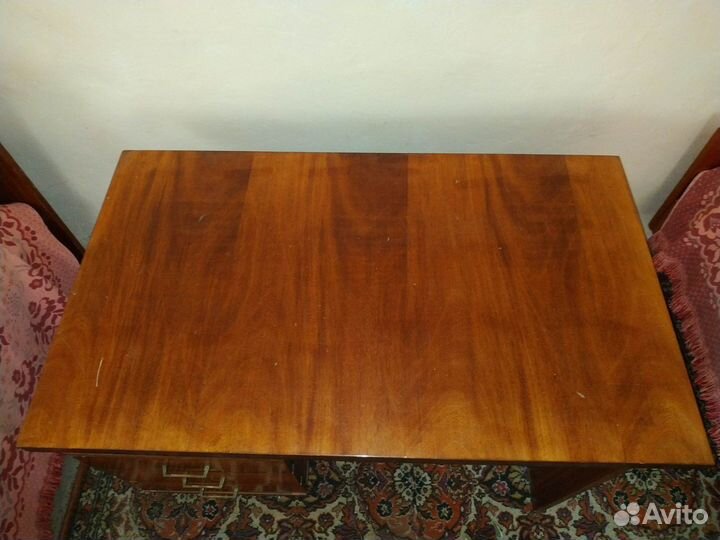 Письменный стол