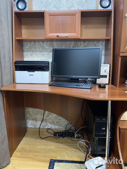 Компьютерный стол