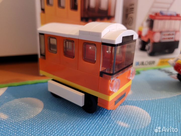 Конструкторы Sluban трамвай, паровоз, пожарная маш