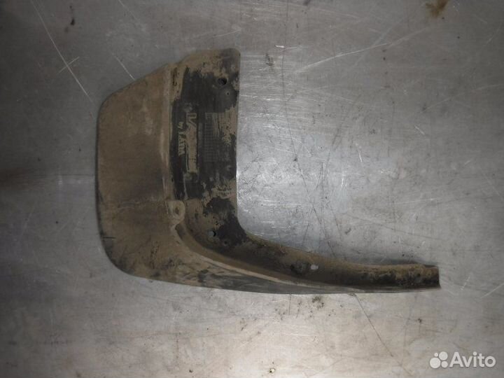 Брызговик задний правый Лада Largus K4M 2013