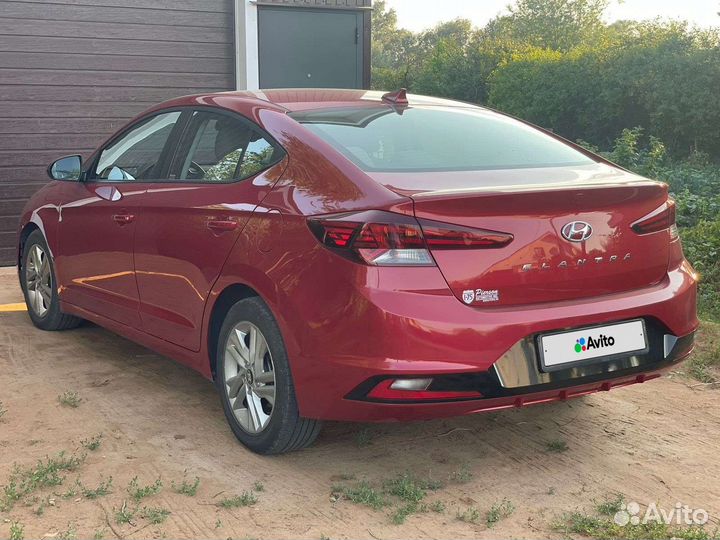 Hyundai Elantra, 2019