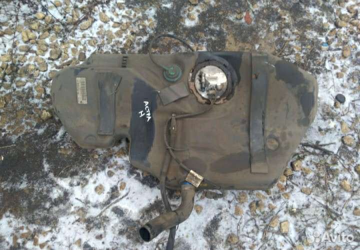 Бензобак с насосом Опель Астра H Купе