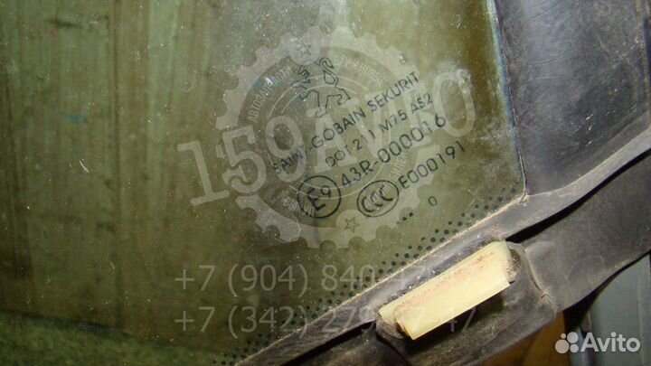 Стекло двери передней левой Peugeot 308