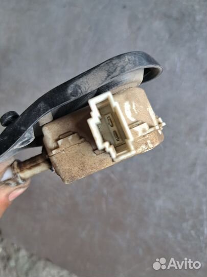 Активатор замка бензобака Audi A4 B6