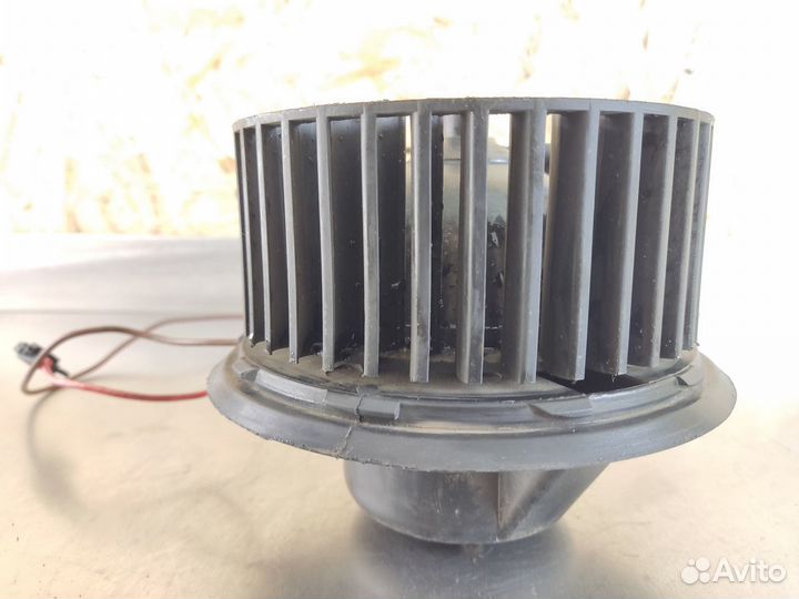 Моторчик отопителя Volkswagen Golf 3