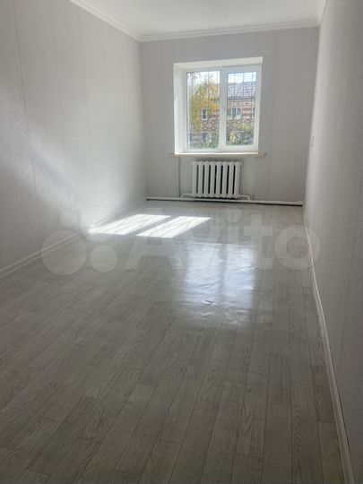 3-к. квартира, 60 м², 1/2 эт.