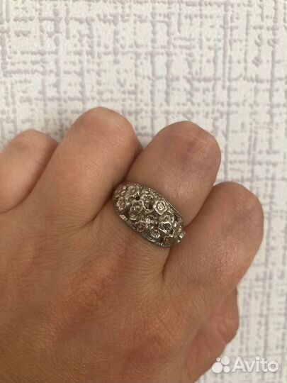 Серебряное кольцо женское