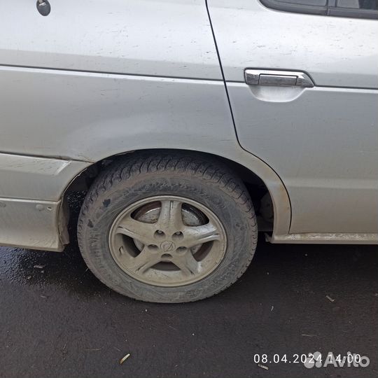 Nissan R Nessa 2.0 CVT, 2000, 290 000 км