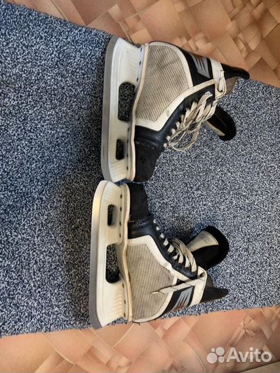 Коньки хоккейные