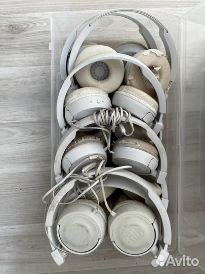 Беспроводные и проводные наушники JBL (8 шт)