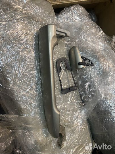 Ручка задней левой двери тайота рав 4