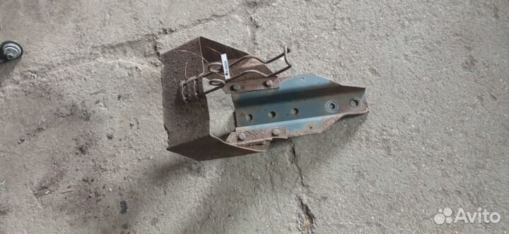 Кронштейн (крепление) DAF XF 105 2008