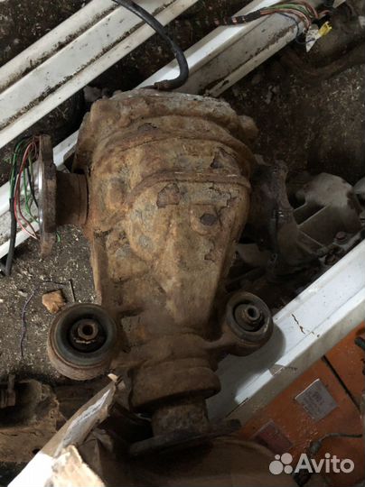 Infiniti QX56 2004 - редуктор переднего моста