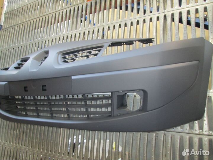 Бампер передний Renault Megane II (M) 06-08