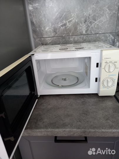 Микроволновая печь Midea