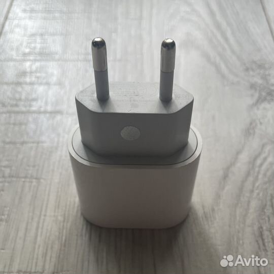 Блок для быстрой зарядки iPhone