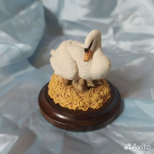 Лебеди и утята. Фигурки. Великобритания