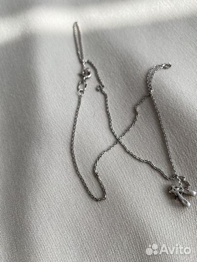 Серебряная цепочка с кулоном