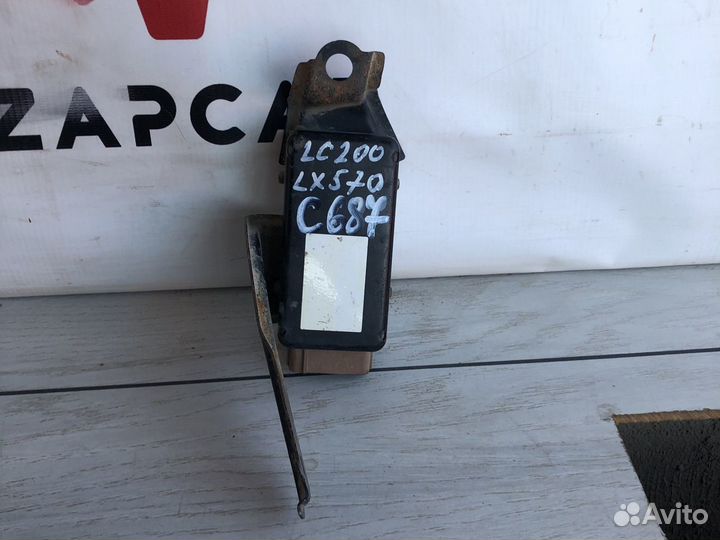 Toyota Land Cruiser 200 Блок бензонасоса