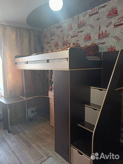 Двухъярусная кровать со шкафом и столом