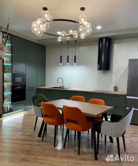 Кухня на заказ под потолок